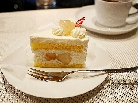 アラボンヌー　洋梨のショートケーキ