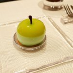 ピエール・ガニェール パン・エ・ガトー　青りんごのムース　ケーキ　ANAインターコンチネンタルホテル東京