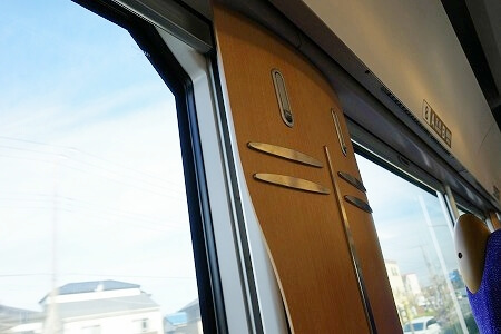 「リバティ会津」乗車記(席のフック)