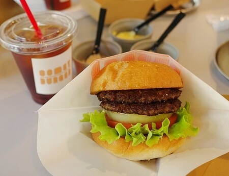 鬼怒川温泉のハンバーガー屋さん「COMET」のクラシックバーガー