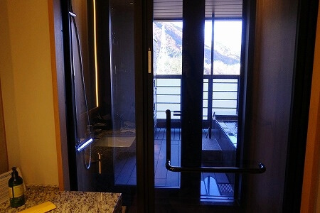 「鬼怒川金谷ホテル」宿泊記、グレードアップ和洋室のシャワールーム