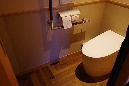 「鬼怒川金谷ホテル」宿泊記、グレードアップ和洋室のトイレ