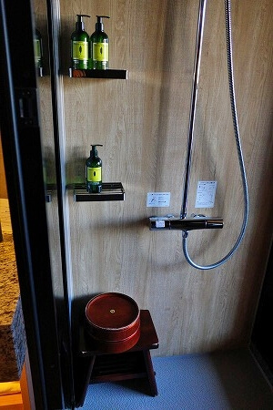 「鬼怒川金谷ホテル」宿泊記、グレードアップ和洋室のシャワールーム