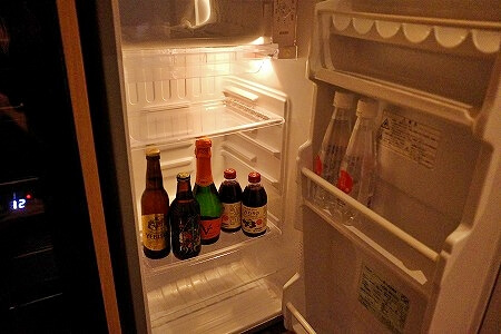 「鬼怒川金谷ホテル」宿泊記、グレードアップ和洋室の冷蔵庫、ミニバー