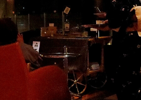 鬼怒川金谷ホテル宿泊記、夕食後のチョコレートなどのワゴンサービス