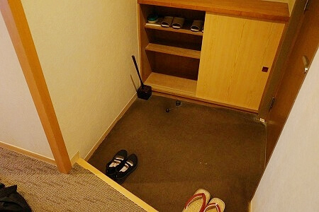 鬼怒川金谷ホテル宿泊記、スタンダード和洋室の玄関