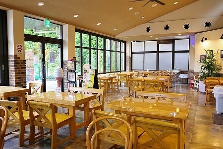 東武ワールドスクウェアのおすすめカフェ「すふぃんくす」の店内・席