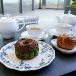 高輪ゲートウェイ駅のカフェ「MAISON CLASSIC SALON」のTAKANAWAブレストとブリュレシュークリーム