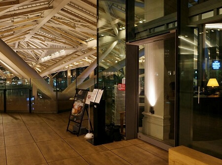 高輪ゲートウェイ駅のカフェ「MAISON CLASSIC SALON」の行き方・入り口