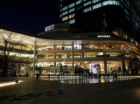 高輪ゲートウェイシティの夜景・噴水