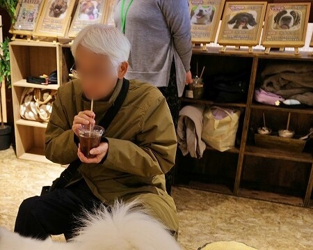 「アニミルお台場店」の荷物棚