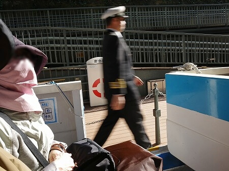 「日本橋クルーズ」の船