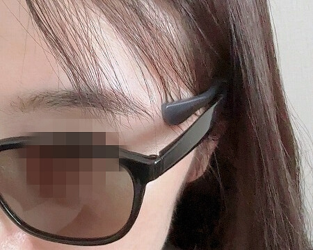 鼻あてがないサングラス、「[CHARMANT] ChocoSun(鼻に跡がつかないサングラス) ちょこサン」（ウェリントン・ブラック）の着画