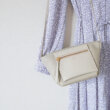 【E'POR】【撥水】D BAG Mini　ロペ エポール ROPE　ベージュ　軽量ナイロンショルダーバッグ　カメラバッグ　舟形バッグ　ブログ　口コミ　感想　レビュー　写真